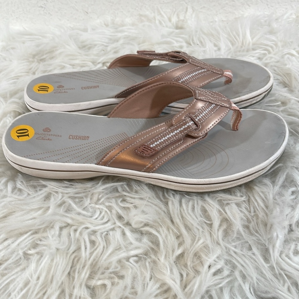 Clarks Cloudsteppers Women's Brinkley Jazz Flip-Flops - Rose Gold - Size 10 - Picture 4 of 12